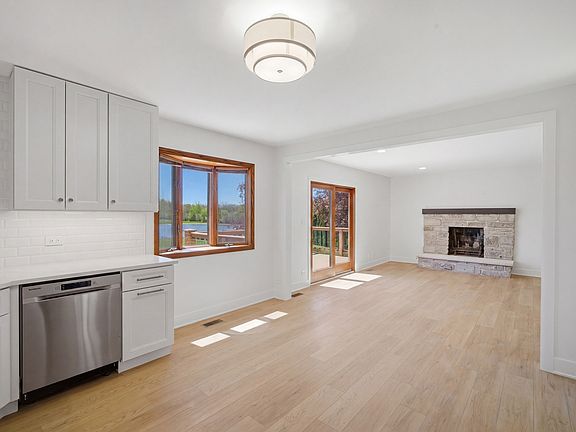 5th image of 28 Windemere Ln