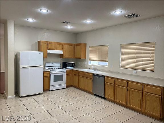5th image of 375 Fox Lake Ave