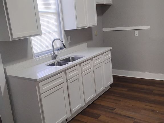4th image of 1105 Azalia St