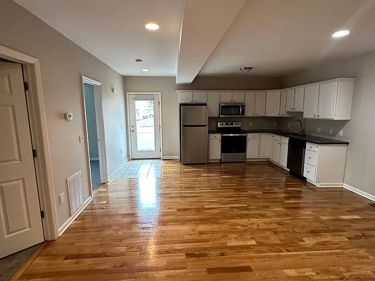 180 Spring St #2 — Photo 2