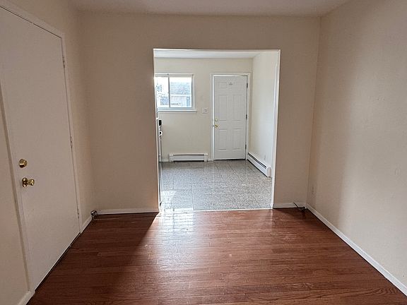 4th image of 1012 Little East Neck Rd N #1X