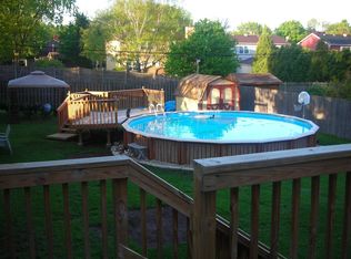 561 Harding Ave, Glen Ellyn, IL 60137