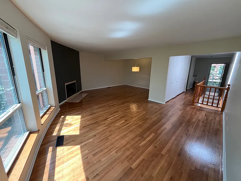 5400 S Hyde Park Blvd #12D — Photo 3