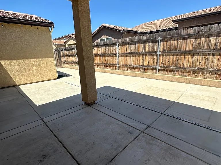 3587 Encino Ave — Photo 15