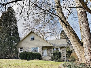 1088 Lindendale Dr, Pittsburgh, PA 15243