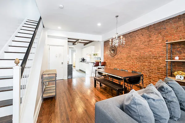Rented by R New York | media 4
