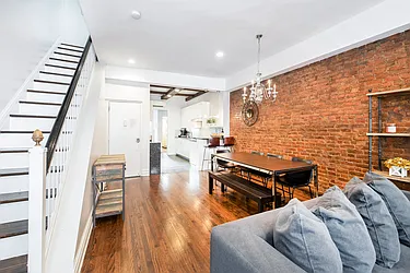 Rented by R New York