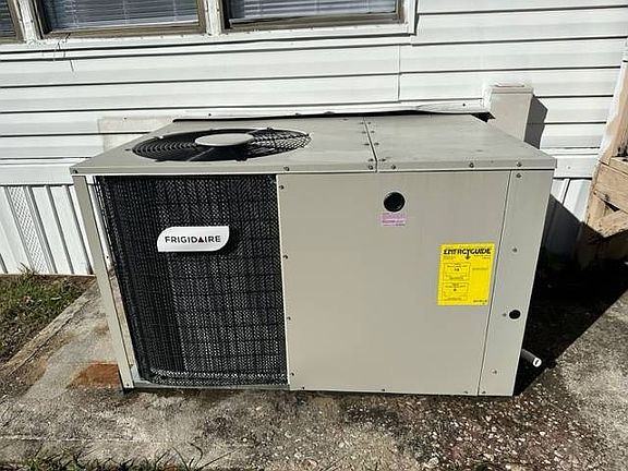 5th image of 3920 SW 30th St Unit A-32