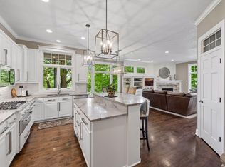 18000 Turtle Point, Eden Prairie, MN 55347