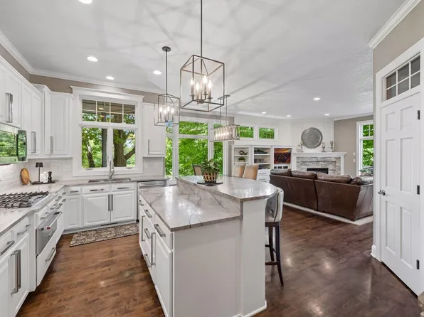 18000 Turtle Point, Eden Prairie, MN 55347