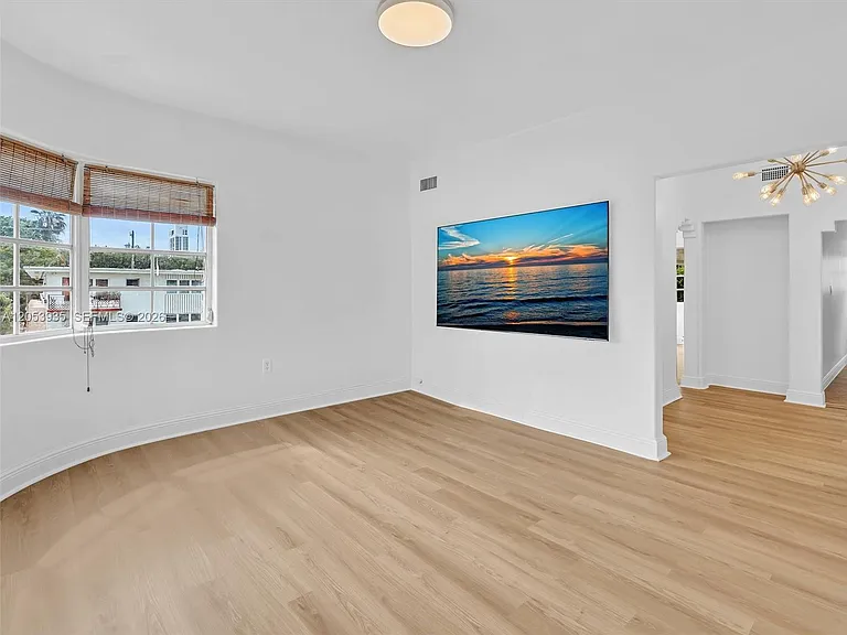 1225 Euclid Ave #3 — Photo 2
