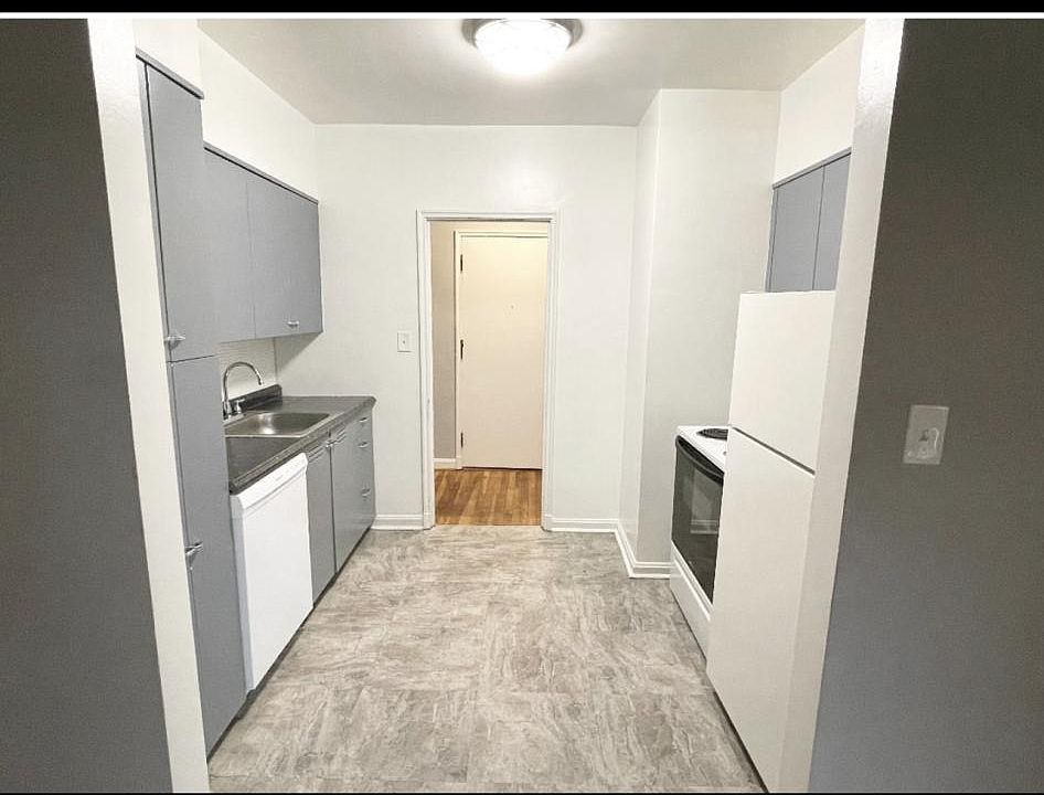 1st image of 12021 Edgewater Dr