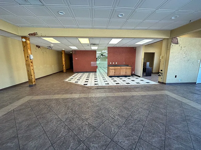 Market Village Apartments - In the Heart of White Oak — Photo 14