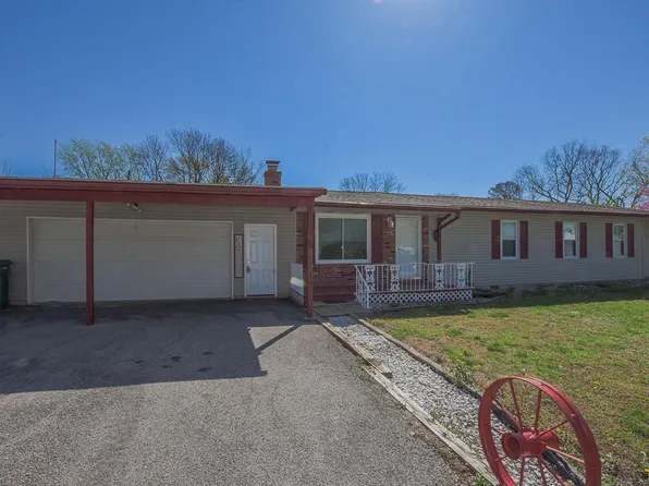 2106 N 4th St, Fayetteville, IL 62258