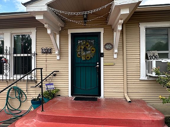 3rd image of 206 ORIENTAL AVE