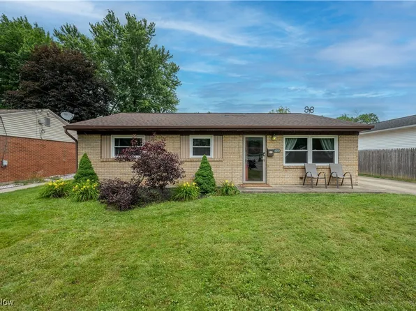 1291 Woodhurst Dr, Youngstown, OH 44515