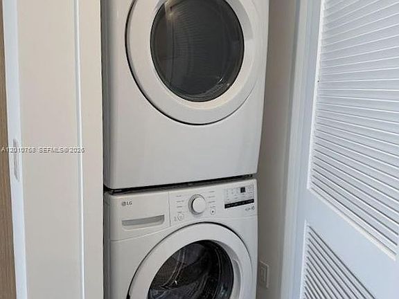 4th image of 90 NE 32nd St #803