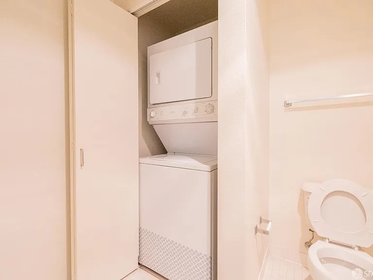 88 King St #606 — Photo 21