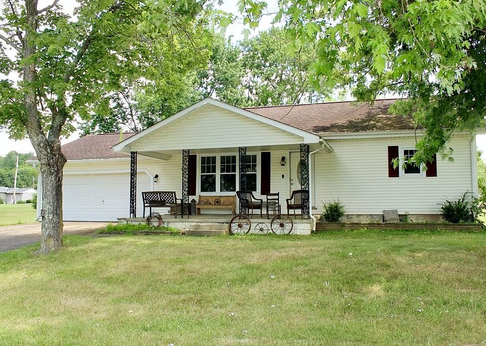 1st image of 208 Mittendorf Ave