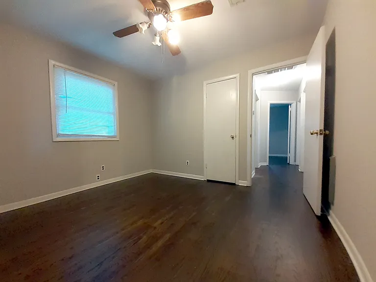 707 S McCrary St — Photo 8