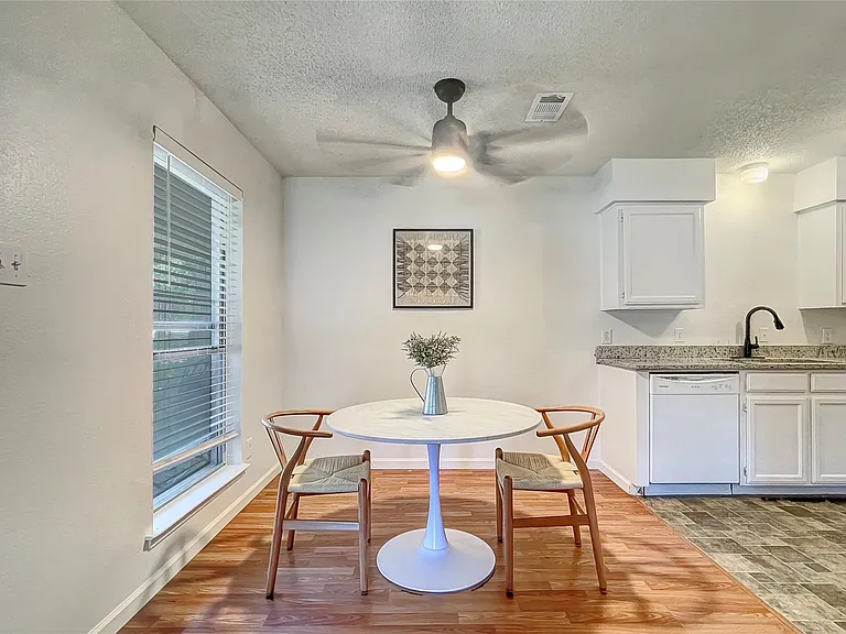7000 Lincoln Dr — Photo 12