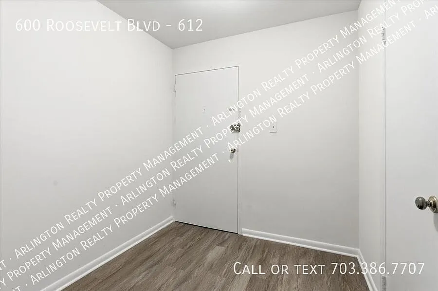 Building Photo - 600 Roosevelt Blvd #612