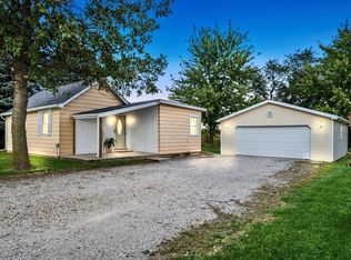 211 N School St, Carlock, IL 61725
