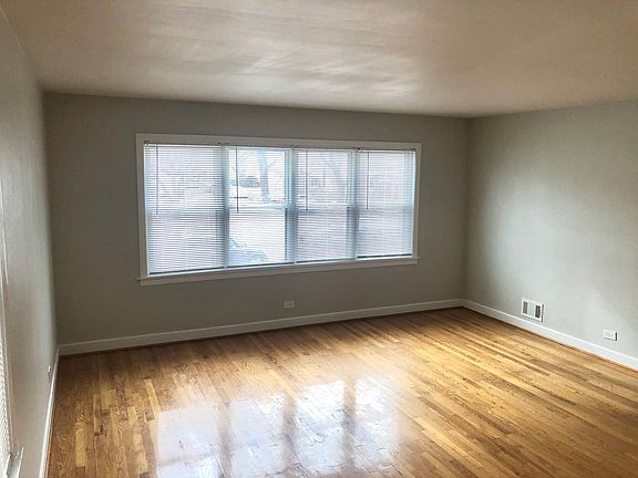 3rd image of 4728 Washington St APT 1