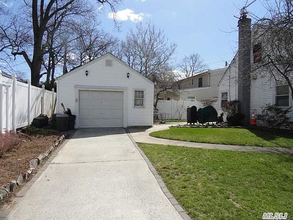 4th image of 155 Russell Ave