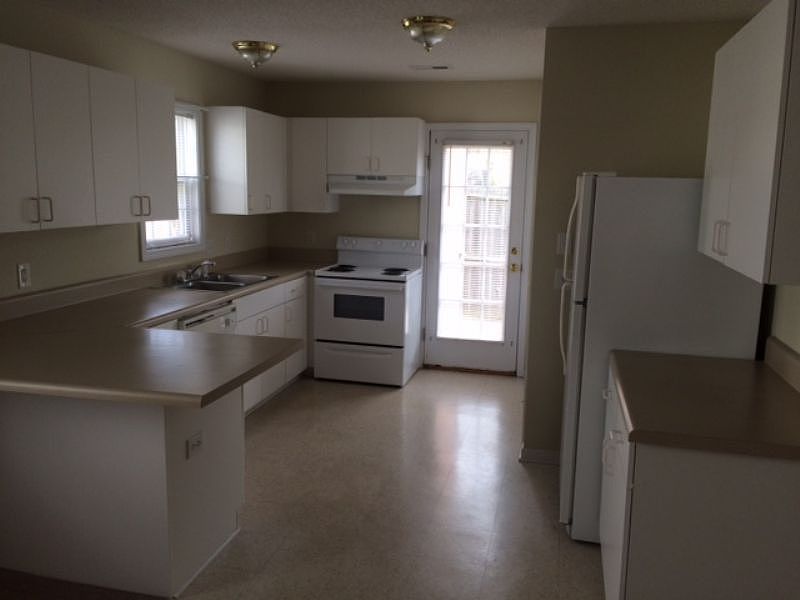 1st image of 2531-A East St