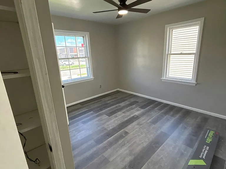 21600 Franklin Rd — Photo 5