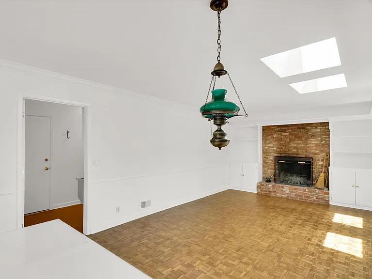 1064 Westridge Ave — Photo 15