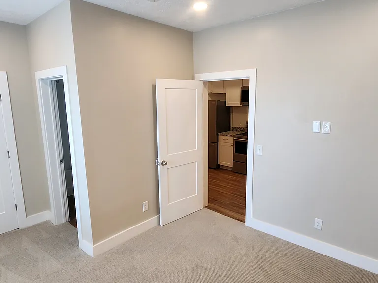 539 E 22nd St #3 — Photo 12