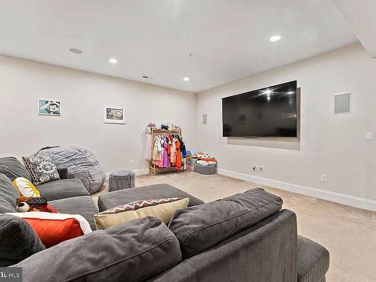 17243 Miss Packard Ct — Photo 27