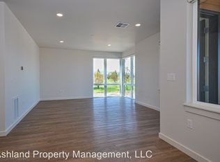 1542 Myers Ln #204, Medford, OR 97501