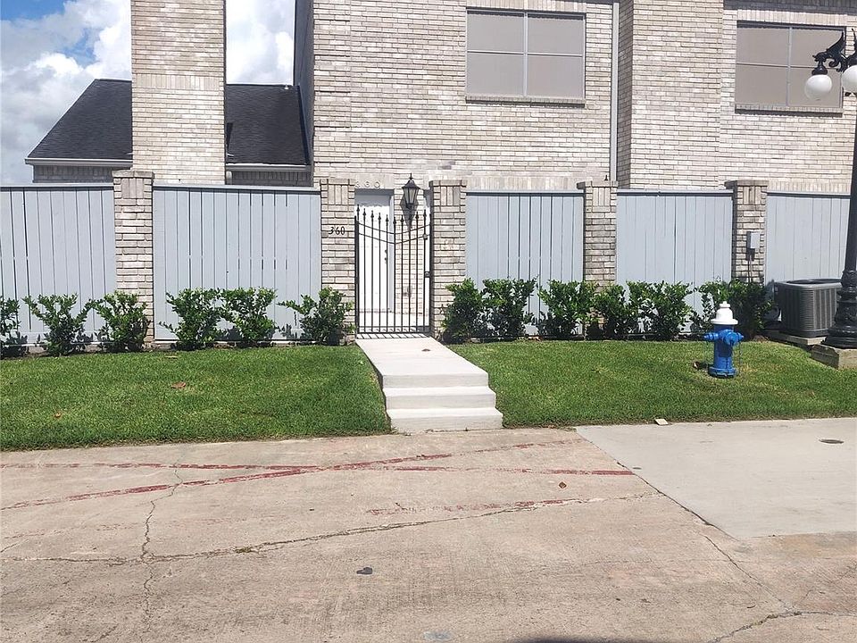 1st image of 360 Wilcrest Dr #360