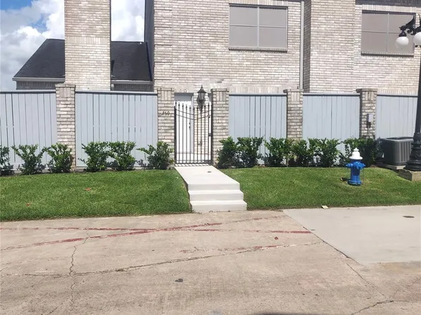 360 Wilcrest Dr #360, Houston, TX 77042