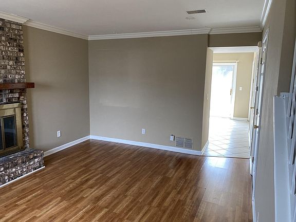 3rd image of 1275 Marywood Ct
