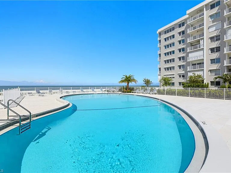 3443 Gulf Shore Blvd N #503 — Photo 31