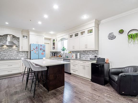 5th image of 21528 Donovan Ave