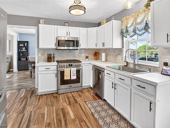4th image of 4267 Western Reserve Dr