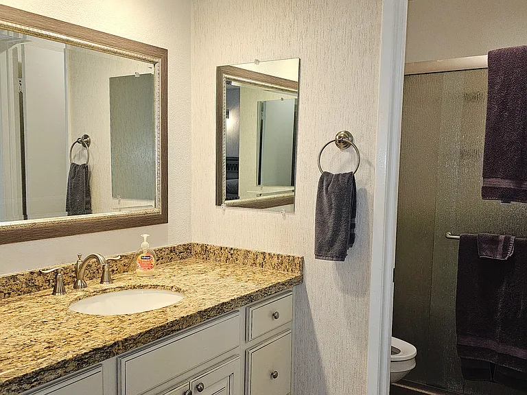 5209 N 24th St #201 — Photo 10
