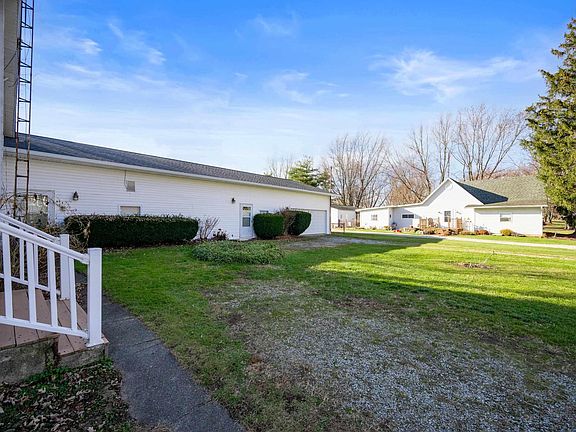 5th image of 8209 S Burlington Dr