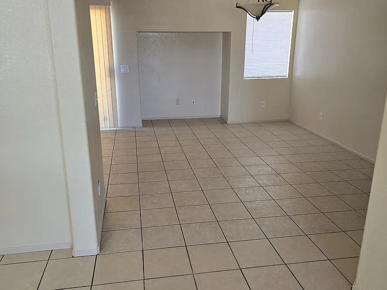 13987 El Cajon Dr — Photo 7