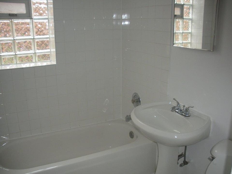 1st image of 5168 S King Dr APT 1