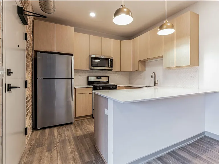 1645 N Wells St #4C — Photo 2