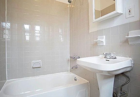 4th image of 356 Greene Ave #7A