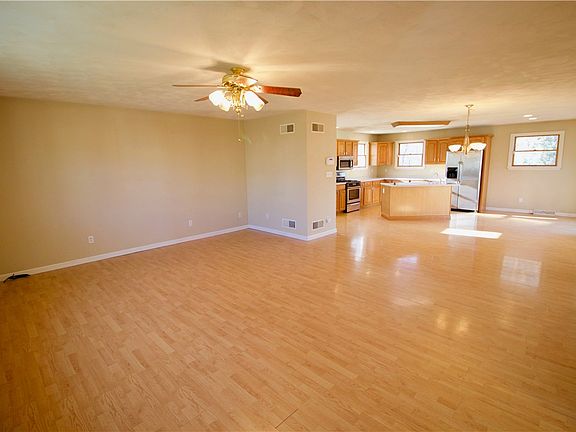 3rd image of 110 Plainview St