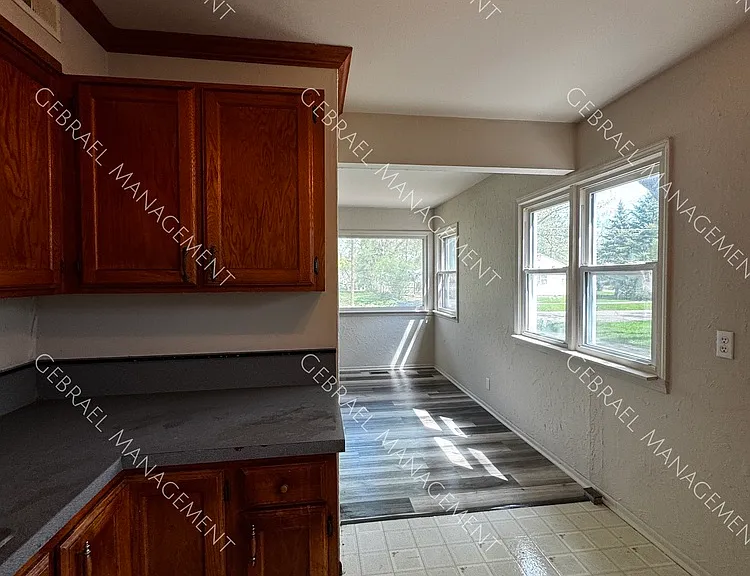 3026 Montana Ave — Photo 4