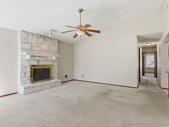 4th image of 2508 W Ithica St